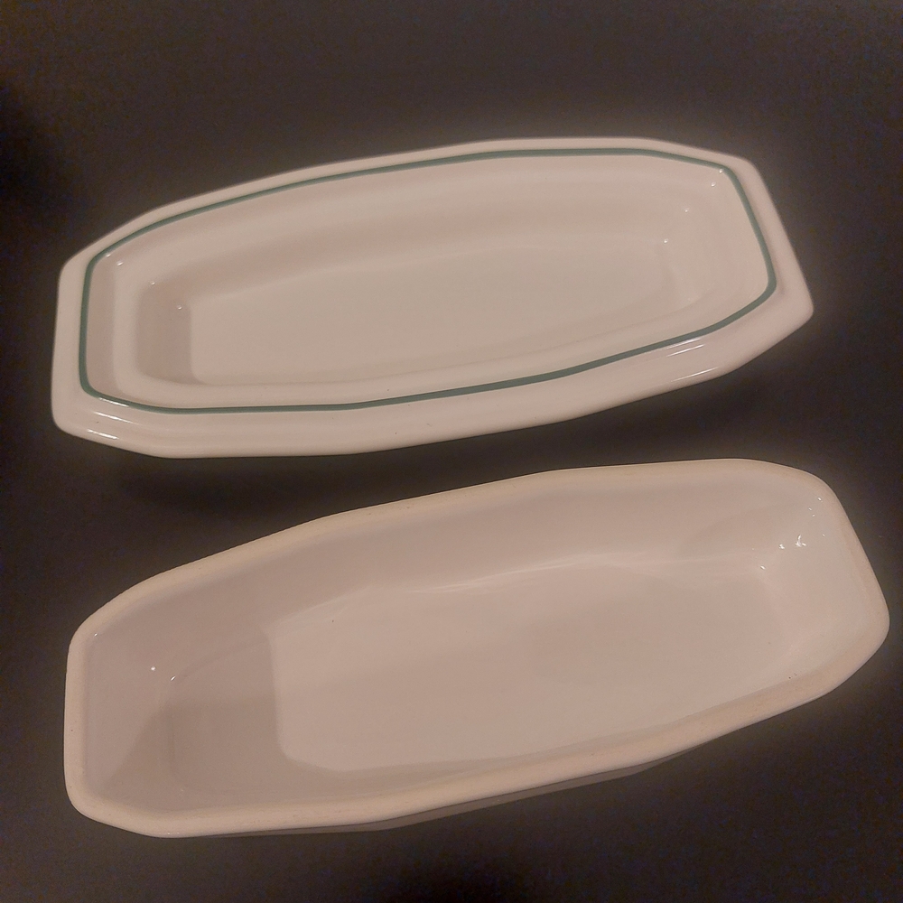 Pfaltzgraff Elegant White Butter Dish with Festive Design - Picture 3 of 5